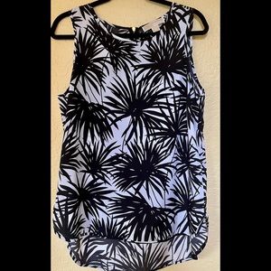 Michael Kors. Size Large.  Sleeveless Polyester top. Like new.
